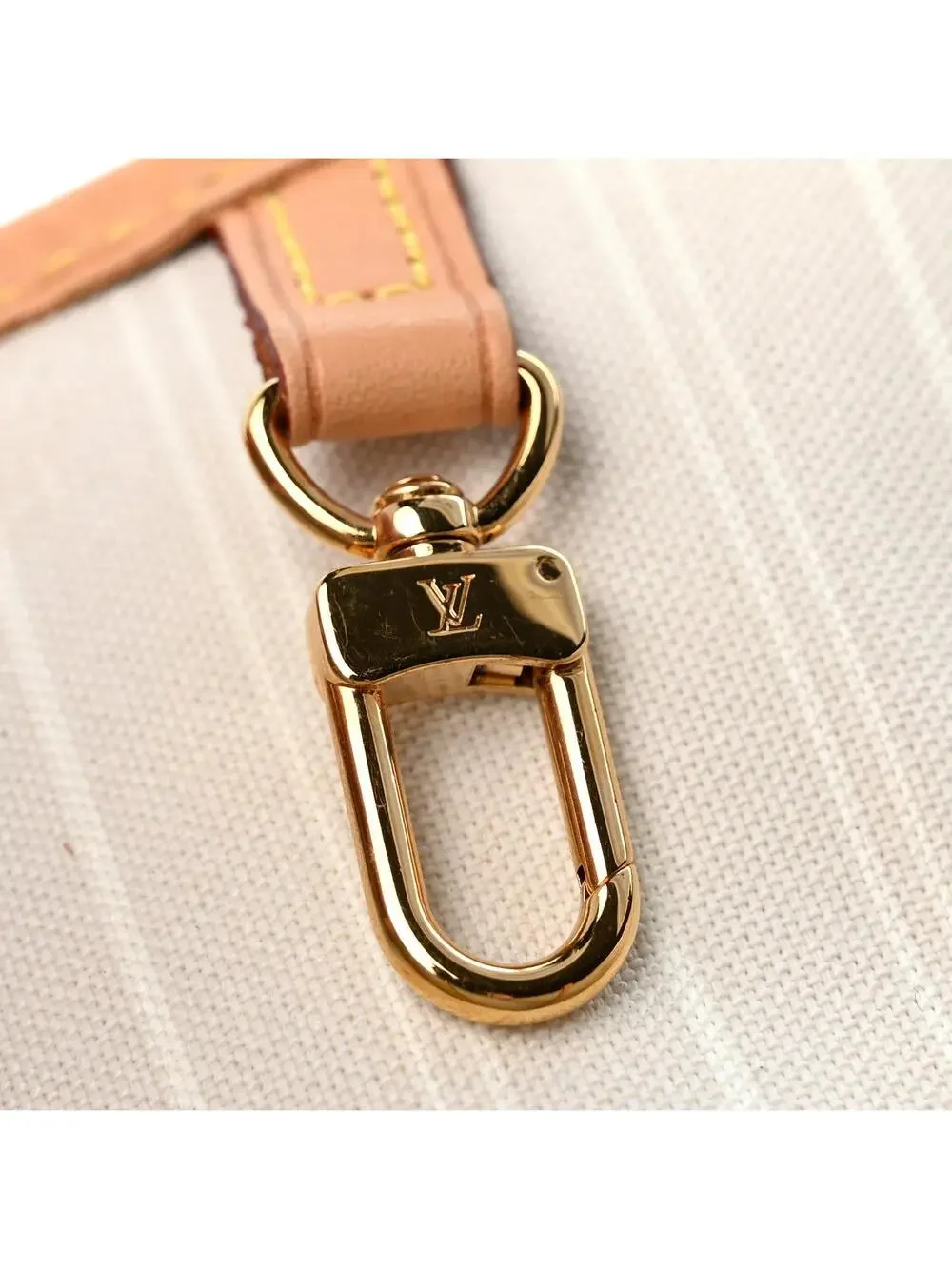 Louis Vuitton Giant By The Pool #335055L16B